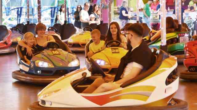 Olching: Finally bumper cars again!  The residents of Olching had to wait two years for the folk festival.