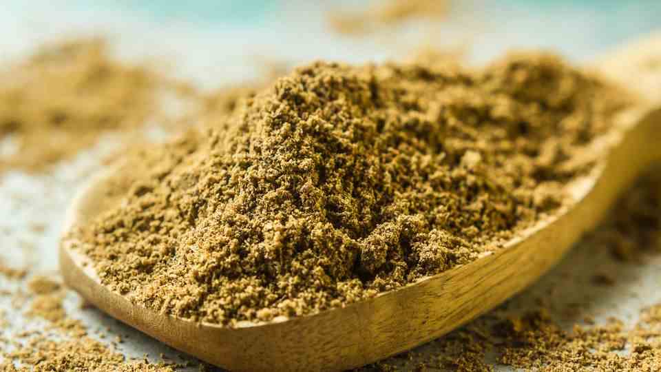 If you grind your Garam Masala yourself, you should end up with a fine powder for seasoning