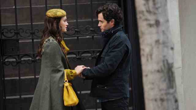 Actor Penn Badgley: Penn Badgley and Leighton Meester have met 15 years after this shot from the first season of "gossip Girl" put back together, talked about their industry and the most difficult time growing up.