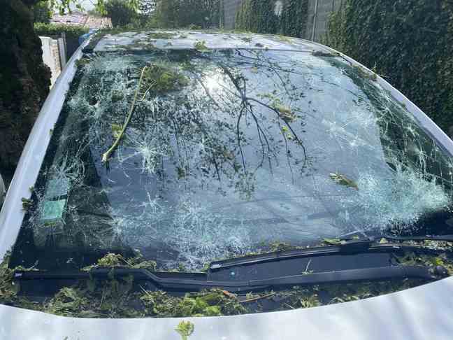 Dozens of cars were impacted by hail in Taillan-Médoc