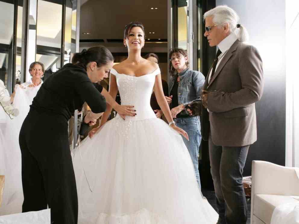 HE designed the dream in white: Verona with fashion icon Karl Lagerfeld trying it on