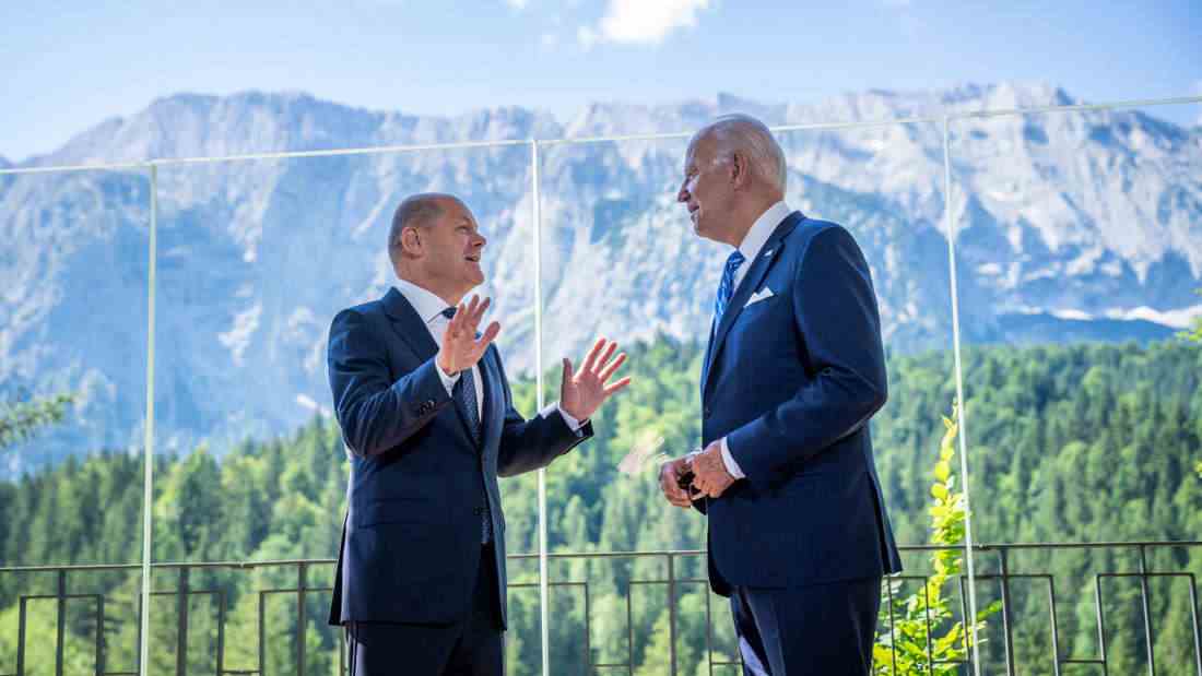 US-Präsident Joe Biden (r.) und Kanzler Olaf Scholz bei ihrem Treffen im Vorfeld des G7-Gipfels 2022 in Elmau.