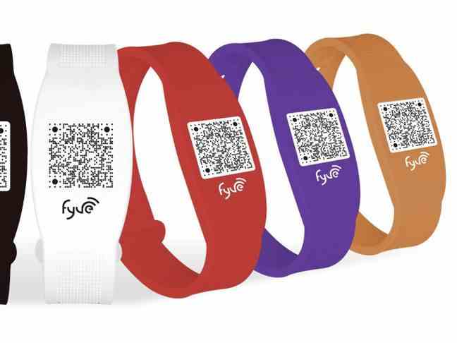 The Fyve bracelet to pay for purchases up to 50 euros.