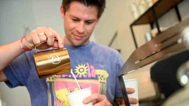 Coffee Box: Coffee is his passion: Alex Ugro-Zylberszac