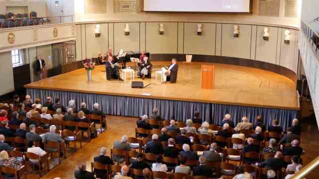 State history: Many guests came to the large auditorium of the Ludwig Maximilian University for the 75th birthday of the Institute for Bavarian History.