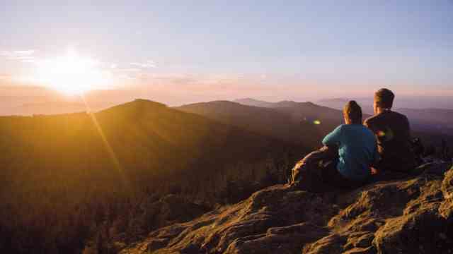 Hiking guide for the Bavarian Forest: Underestimated landscape: Sunset at the Arber