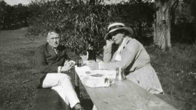 Mechtilde Lichnowsky: "factories": Friendship until the end of his life: Karl Kraus and Mechtilde Lichnowsky around 1930.