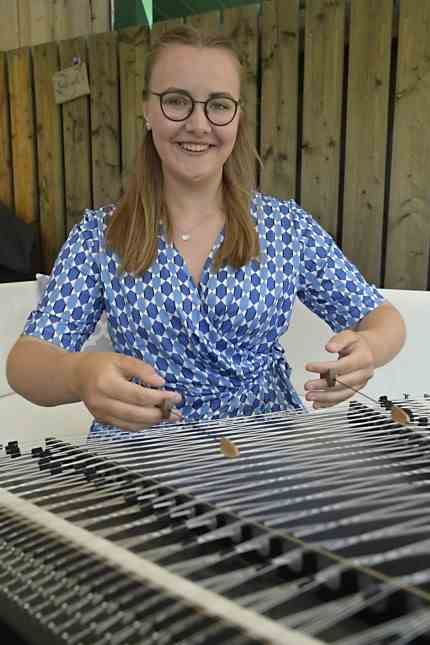Music: Lea-Lusia Häfner discovered the dulcimer at the age of eight.