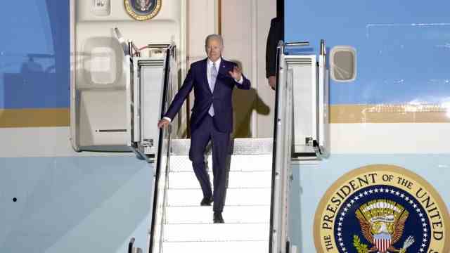 Planespotting at the G-7 summit: US President Joe Biden is of secondary importance for the planespotters as a motive.