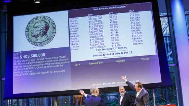 Novaya Gazeta: The auction in New York ends shortly before 7 p.m. local time.  The canvas displays the latest bids.  Converted, the medal achieves 98.46 million euros.