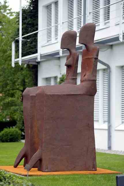 Film screening: The Sculpture "Large socketed pair" by Lothar Fischer at Verlag Wort und Bild in Baierbrunn.