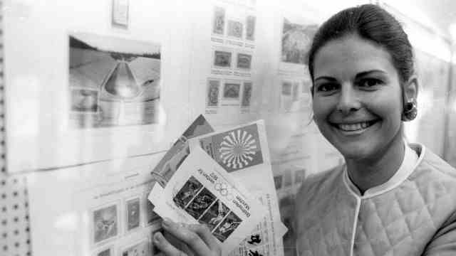 Funding for the 1972 Olympics: Also very popular: the official stamps from the 1972 Games, presented by Olympic hostess Silvia Sommerlath, who later became Queen of Sweden.