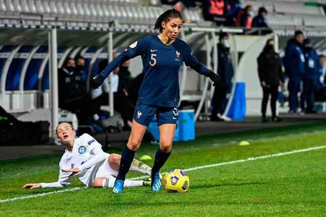 Clara Matéo scored her first goal for the France team during her second selection, against Kazakhstan (12-0) on December 1, 2020 in Vannes.