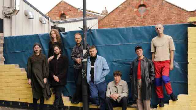 Celebrity tips for Munich and Bavaria: The eight-piece English music band has a great way of dealing with silence "Caroline".