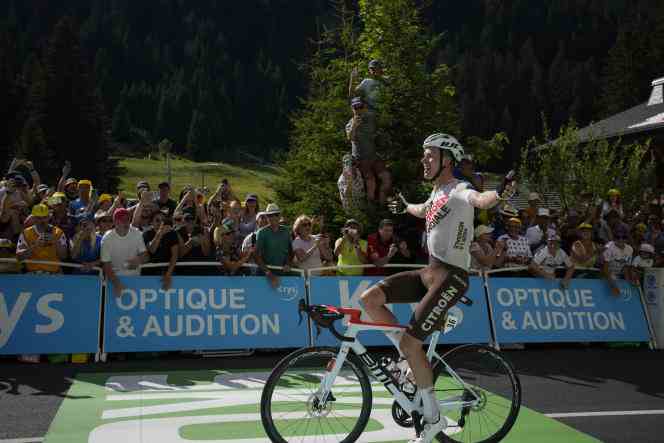 Luxembourger Bob Jungels (AG2R Citroën), winner of the 9th stage of the Tour de France between Aigle (Switzerland) and Châtel-Les Portes du Soleil, July 10, 2022. 