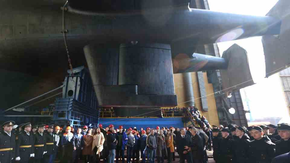 At the end of 2019, the gigantic multi-purpose submarine was running "Belgorod" off the stack.  This boat should also be able to carry the Poseidon.  There are no photos of Khabarovsk yet.