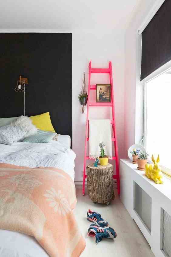 A Vibrant Minimalist Bedroom 