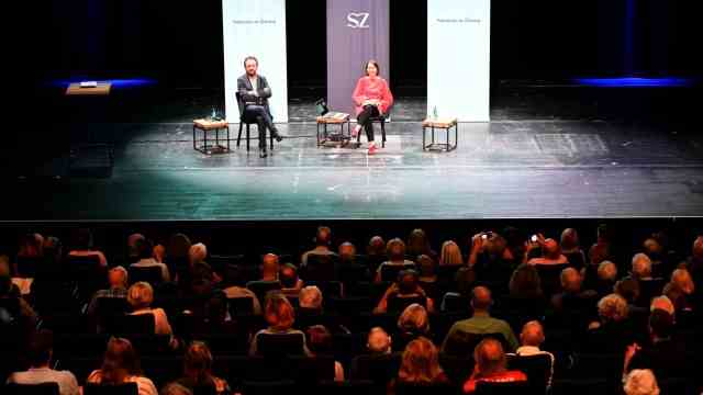 The night of the SZ authors: Many spellbound guests: opinion leader Heribert Prantl, once a member of the SZ editor-in-chief, gave his view of society and the profession on a stage with Alexandra Föderl-Schmid, who has been a member of the editor-in-chief for two years .