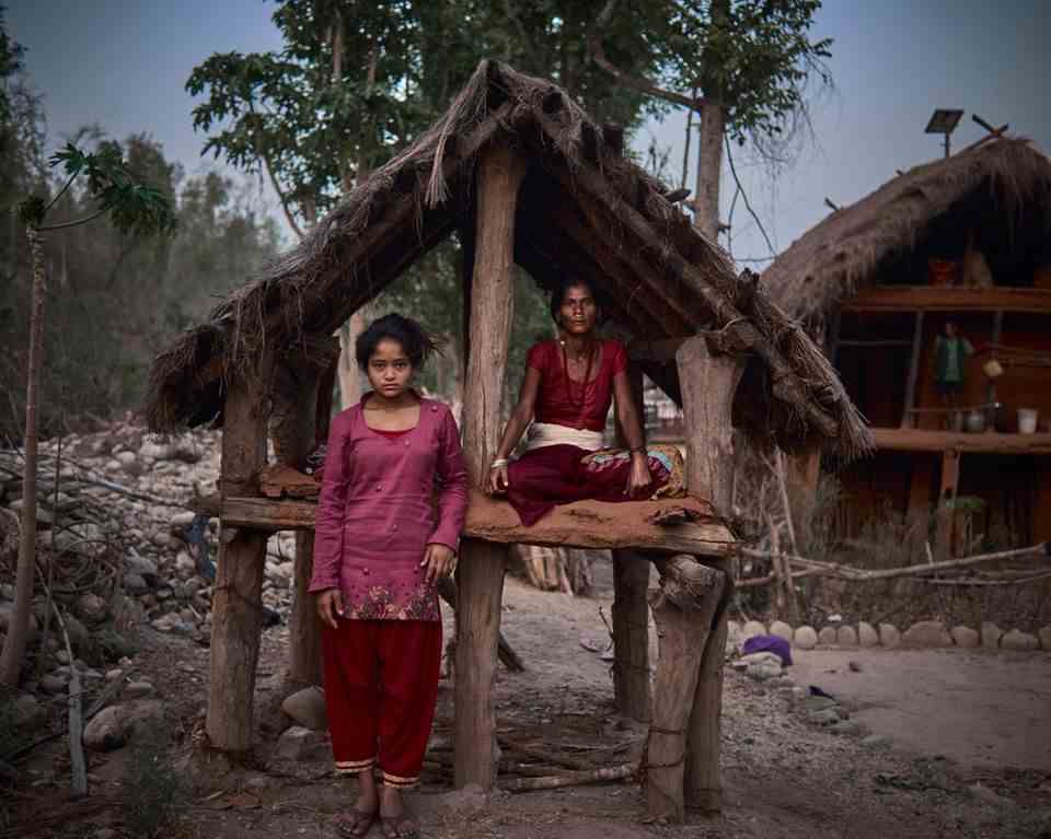 Photographer Poulomi Basu sought out women in menstrual exile.  That's how they want it "Chaupadi"-Tradition.  Women are only allowed to return to their families when the menstrual period has stopped.  In the meantime, they often sleep in the open air or in simple huts like this one.  Ranga Hoshi (42, right) shares her accommodation with Minu, 14. She told the photographer: "The first time I got a fever.  I felt very uncomfortable.  Sometimes I get food, sometimes I have to starve.  Men don't understand what menstruation is.  As well as?  That doesn't happen with their bodies." Cut off from any medical care, the women have to wait.  They are avoided by their fellow human beings.