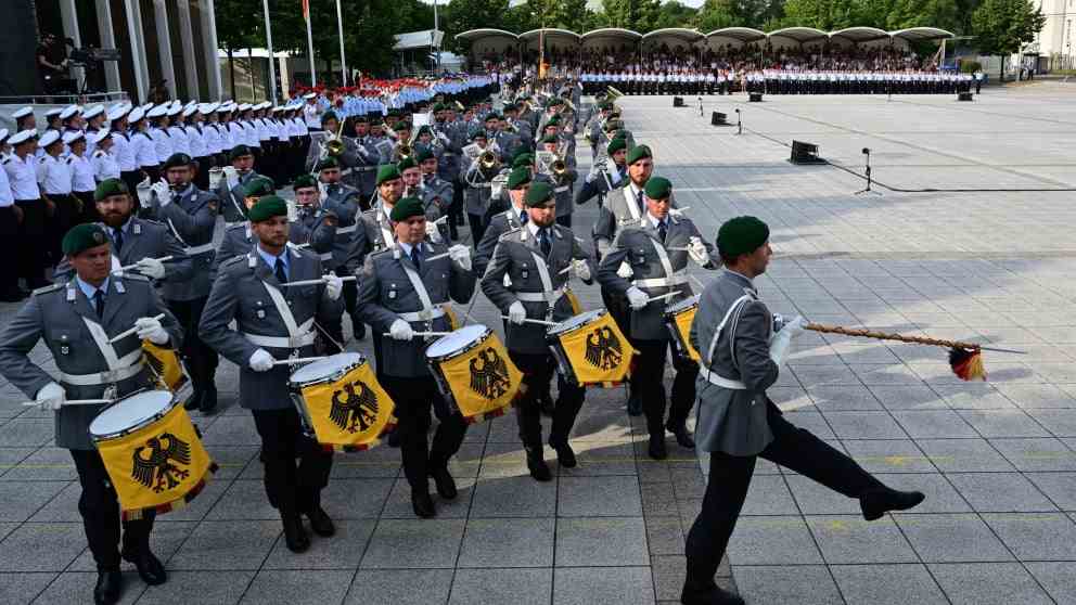 Around 400 recruits lined up in Berlin's Bendlerblock to take their vows on the 78th anniversary of the failed assassination attempt on Adolf Hitler