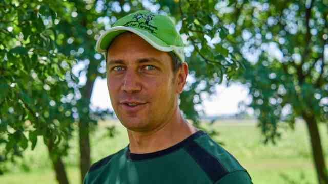 Agriculture: "Human nutrition begins in the soil"says farmer Thomas Unkelbach.