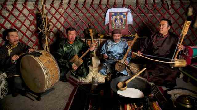 World Music Festival: They made Mongolian overtone singing known worldwide: the ensemble "Huun-Huur-Tu".
