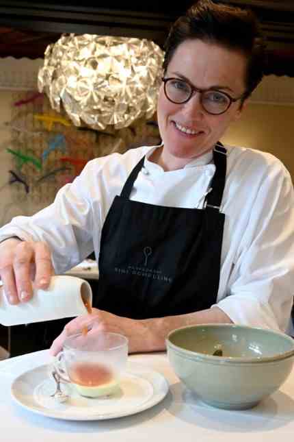Tips for the summer: star chef Sigi Schelling prefers gazpacho on cucumber mousse.