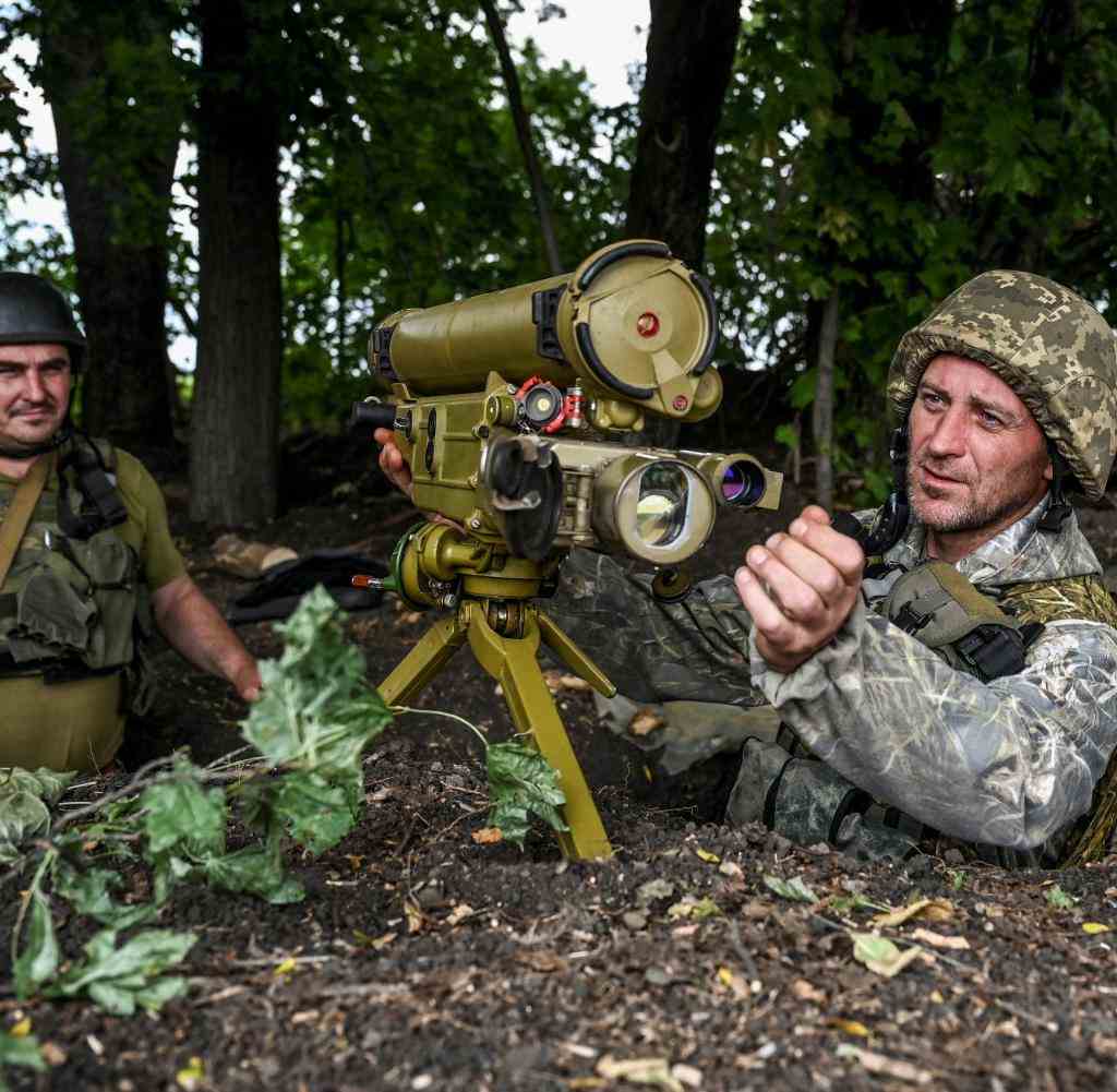 Ukrainian soldiers on a position in south-eastern Ukraine