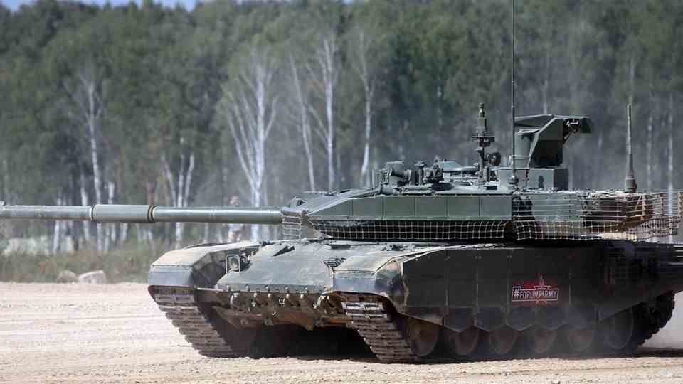 From a technical point of view, the latest T-90 also partly goes back to developments from the Second World War.