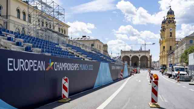 European Championships: walking, road cycling and marathon: The grandstands in front of the Odeonsplatz can be used free of charge, it is advisable to be there in good time.