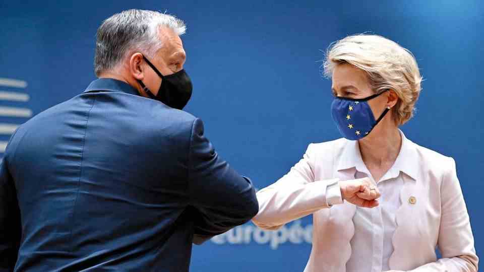 Orbán and von der Leyen at an EU conference