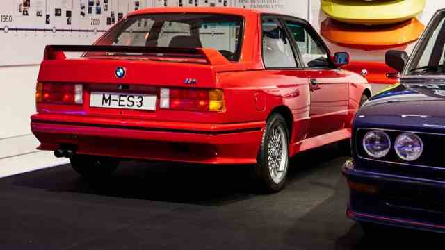 Motorsport special show: Strikingly angular: the original M3 from the eighties.