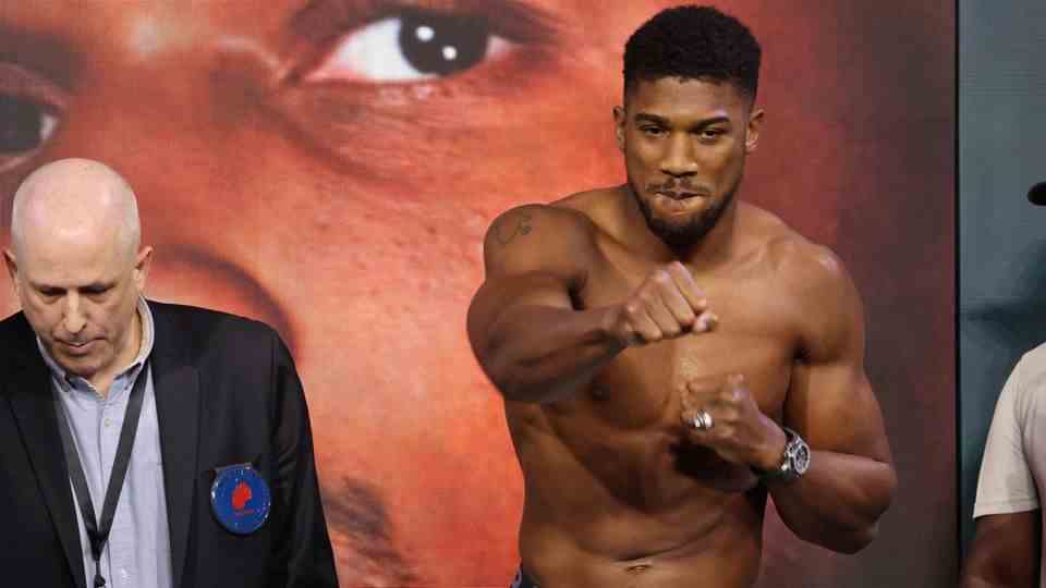 British heavyweight boxer Anthony Joshua wants to regain his title