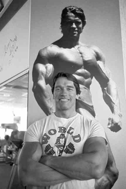 "Bits & Pretzels": From 1966 to 1968 the bodybuilder lived and trained in the city and kept coming back - here a photo op in 1985.