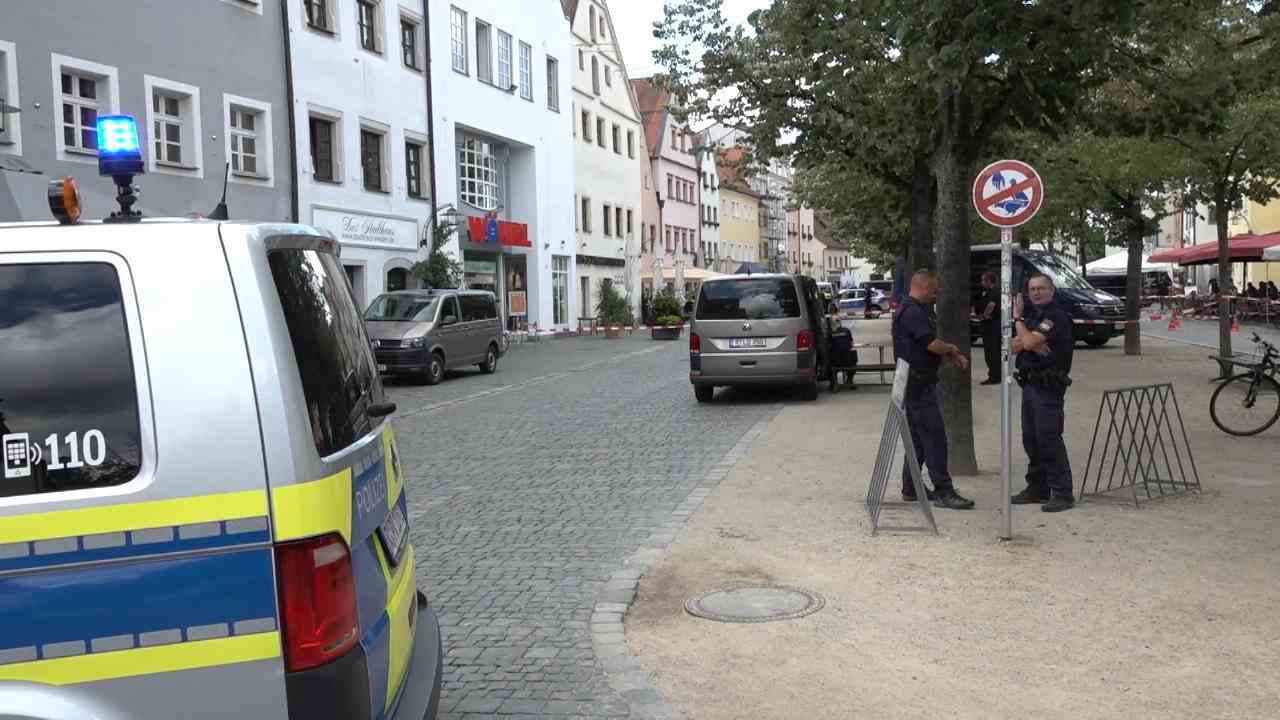 Woman attacks people with a sword Police operation in Weiden