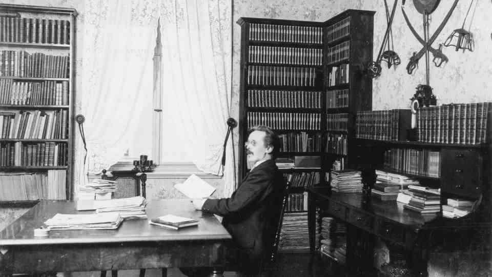 The writer Karl May in his library in the Villa Shatterhand (photo taken around 1896).  In 2011, the biography 