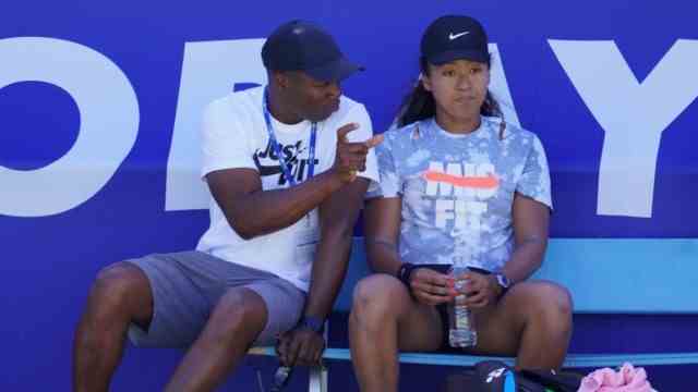 Naomi Ōsaka at the US Open: Nobody knows her better: Naomi Ōsaka (right) has recently been coached by her father Leonard Francois again.