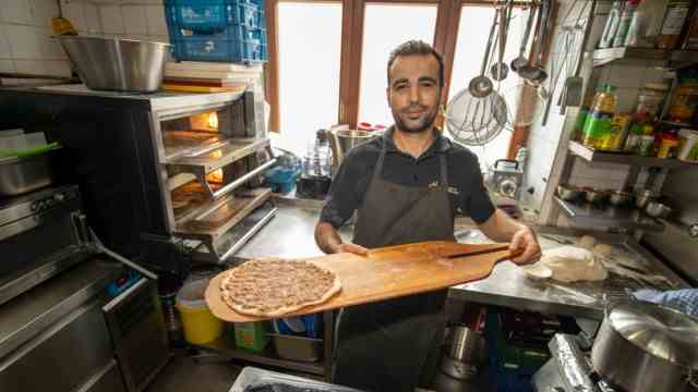 Al Shaam: Elie Hanna has specialized in Arabic pastries in Beirut and now bakes at Al Shaam.