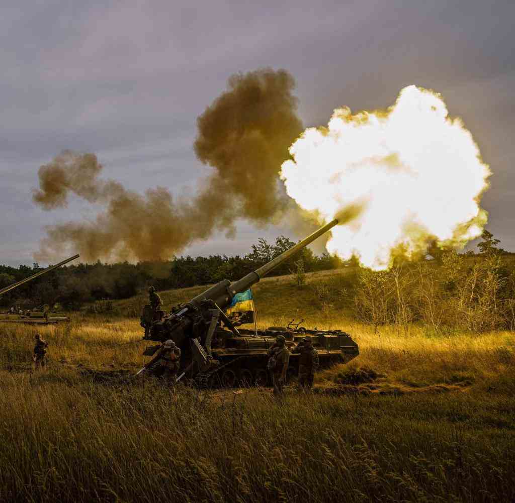 Ukrainische Artillerie in der Region Cherson
