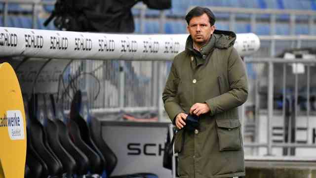 Second division Arminia Bielefeld: Pulled the emergency brake again: Bielefeld's manager Samir Arabi.