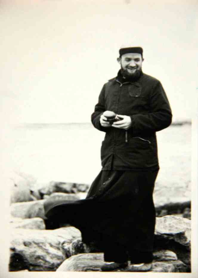 An old photograph representing the priest Joannes Rivoire.
