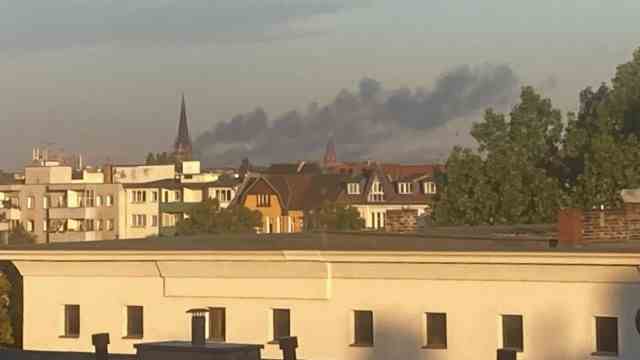 Big fire in Berlin: Black smoke is hanging over Berlin, you could even see it from Kreuzberg.