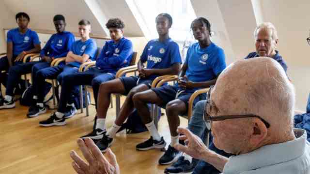 Education in youth soccer: Shaul Paul Ladany also spoke to the young soccer players in Nuremberg.  He is an Israeli engineer and track and field athlete and not only survived the Holocaust but also the 1972 hostage crisis in Munich.