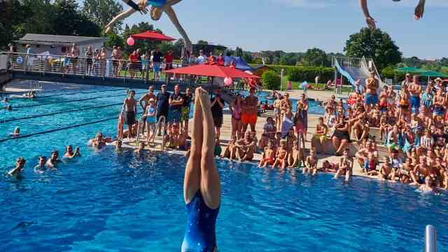 Grafinger outdoor pool: At the 50th anniversary celebration in July, there was also a performance by Munich high diver...