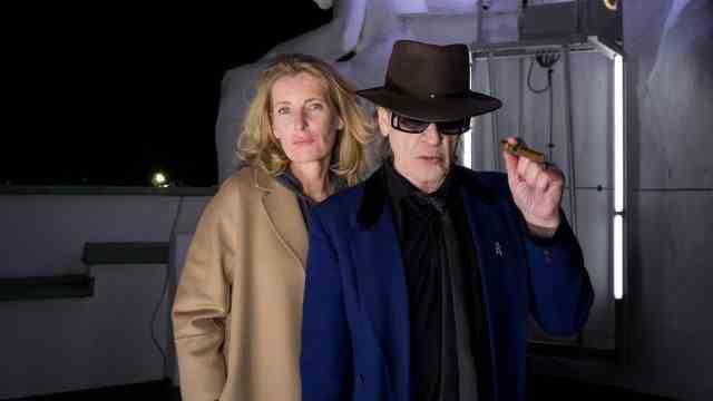 Celebrity separation: hat to hat, croak on croak: Maria Furtwängler as commissioner Charlotte Lindholm with guest star Udo Lindenberg in the "crime scene"-Consequence "Everything comes back".
