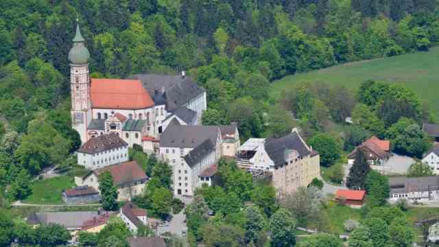 Celebrity tips for Munich and Bavaria: The Andechs monastery is a popular destination - for Oliver Pötzsch, however, it is more than that: one of his hangman's daughter novels is set here, and it is also here that he regularly takes literary walks with readers.