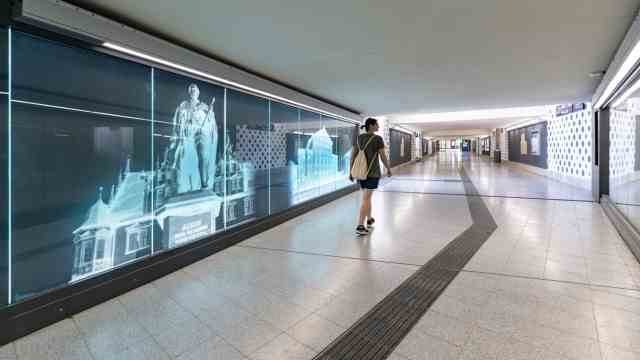 Railway: A place of well-being for passengers should also be created at the platform underpass.  That be with "modern bright graphics" successful, according to the jury.
