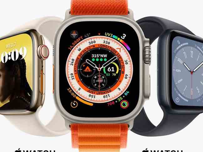 In the center, the Apple Watch Ultra, dedicated to the great adventure.