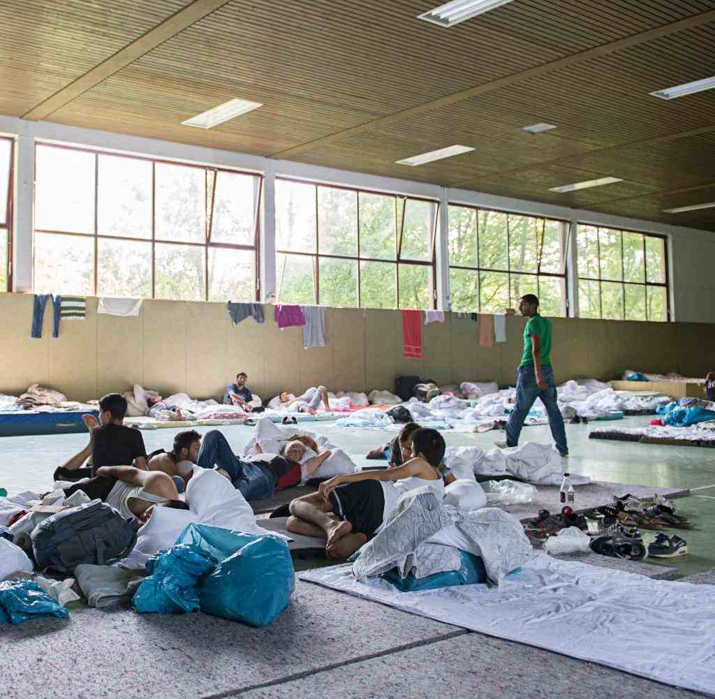 Unterbringung von Flüchtlingen in einer Turnhalle in Ellwangen im August 2015. Mancherorts passiert das bereits wieder
