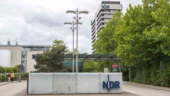 The main entrance to the NDR site in Hamburg-Lokstedt © NDR Photo: Axel Herzig